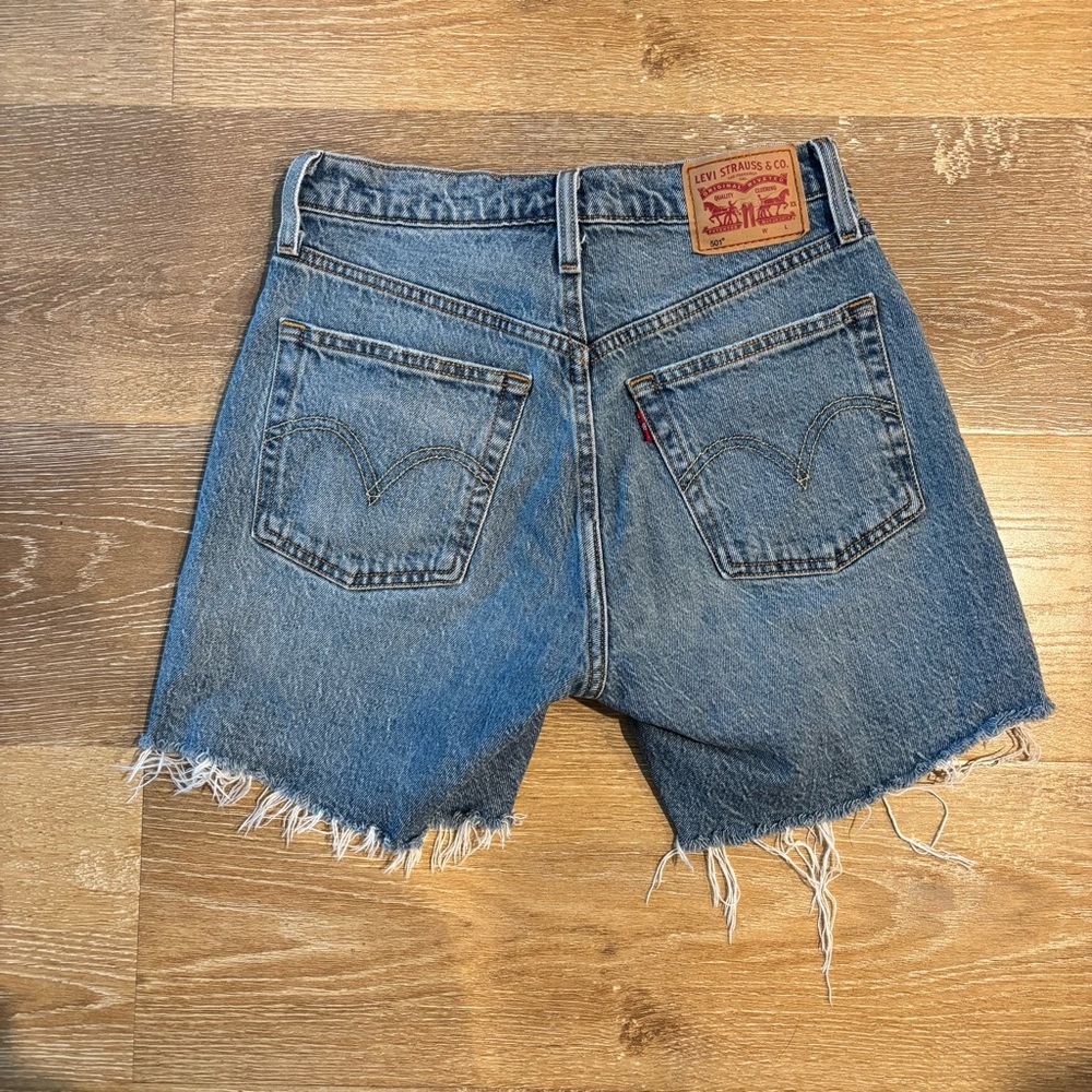 Levi’s 501 Mid Thigh denim shorts 25 - Picture 5 of 6